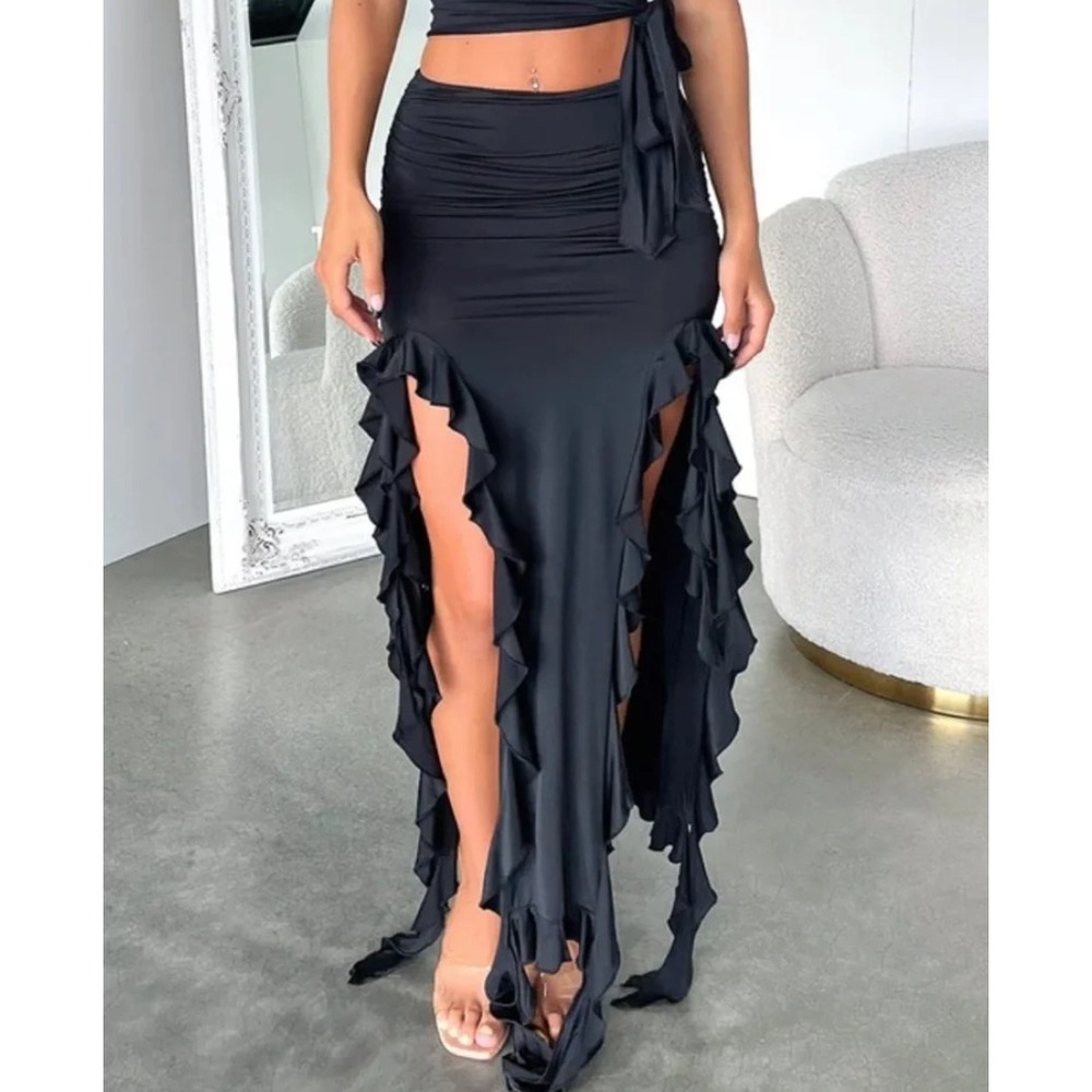 NEW Lioness‎ Rendezvous Black Ruffle Maxi Skirt Side Slit Womens Size Small